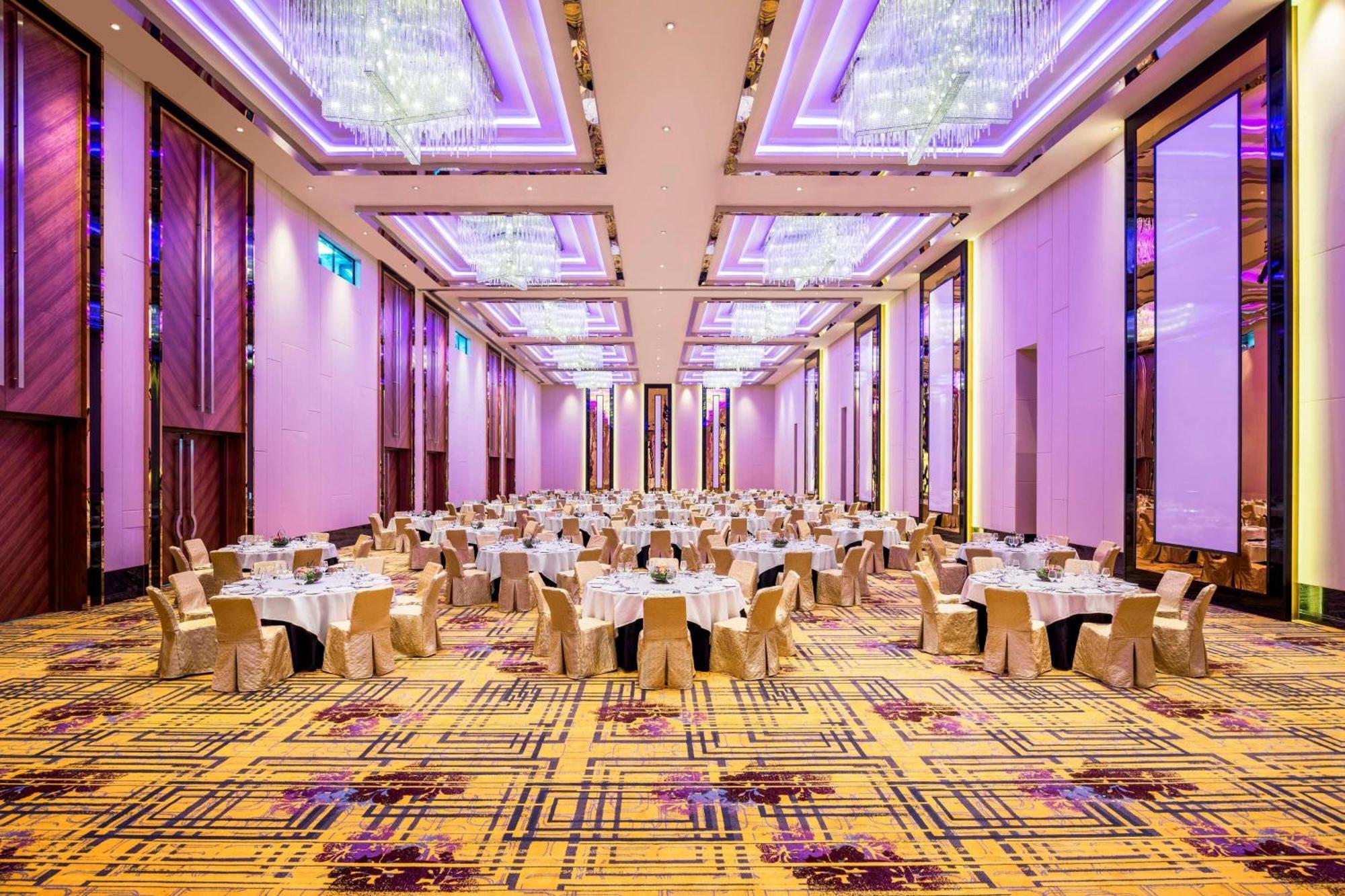 Le Meridien Hotel