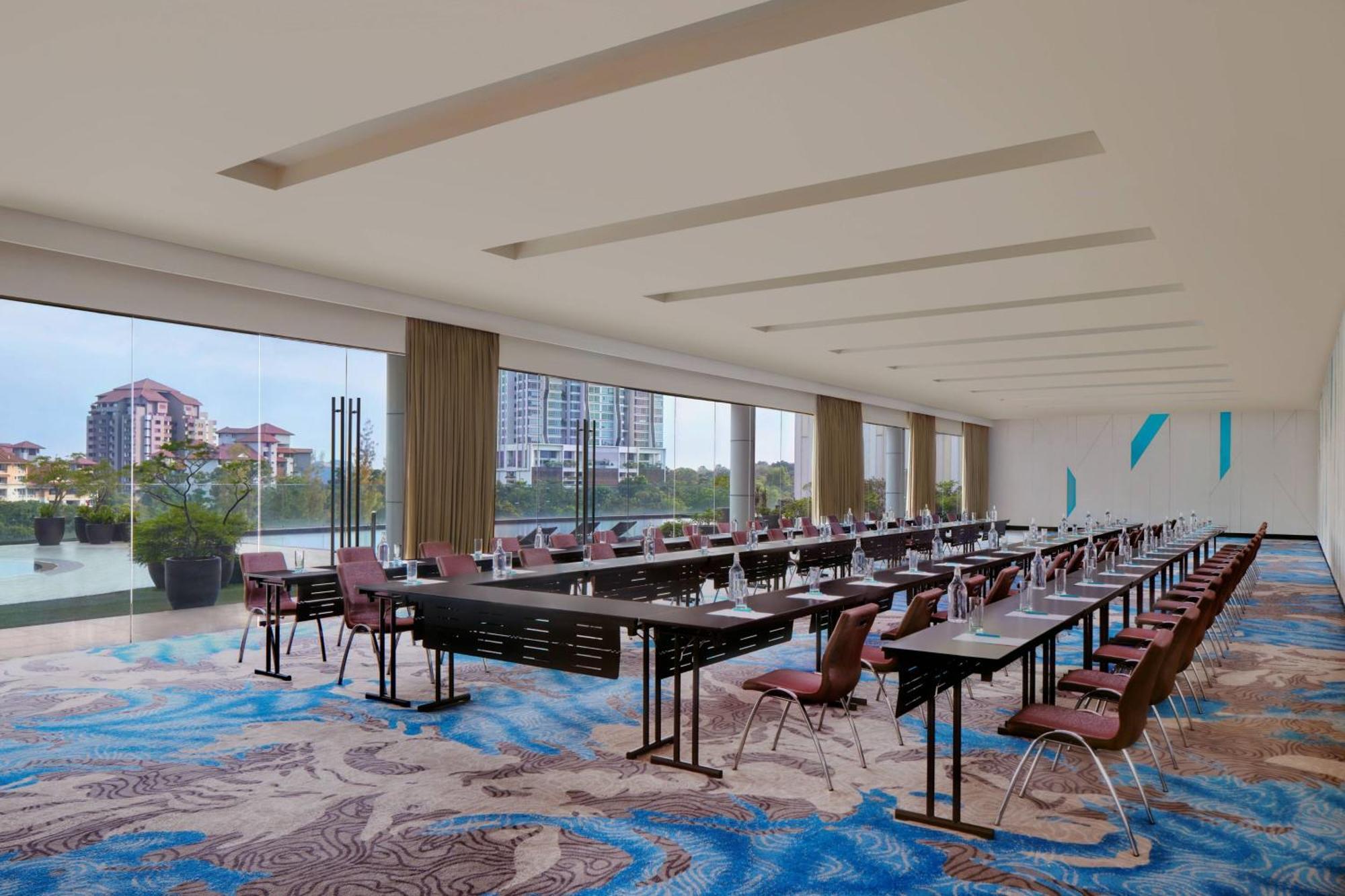 Le Meridien 5*