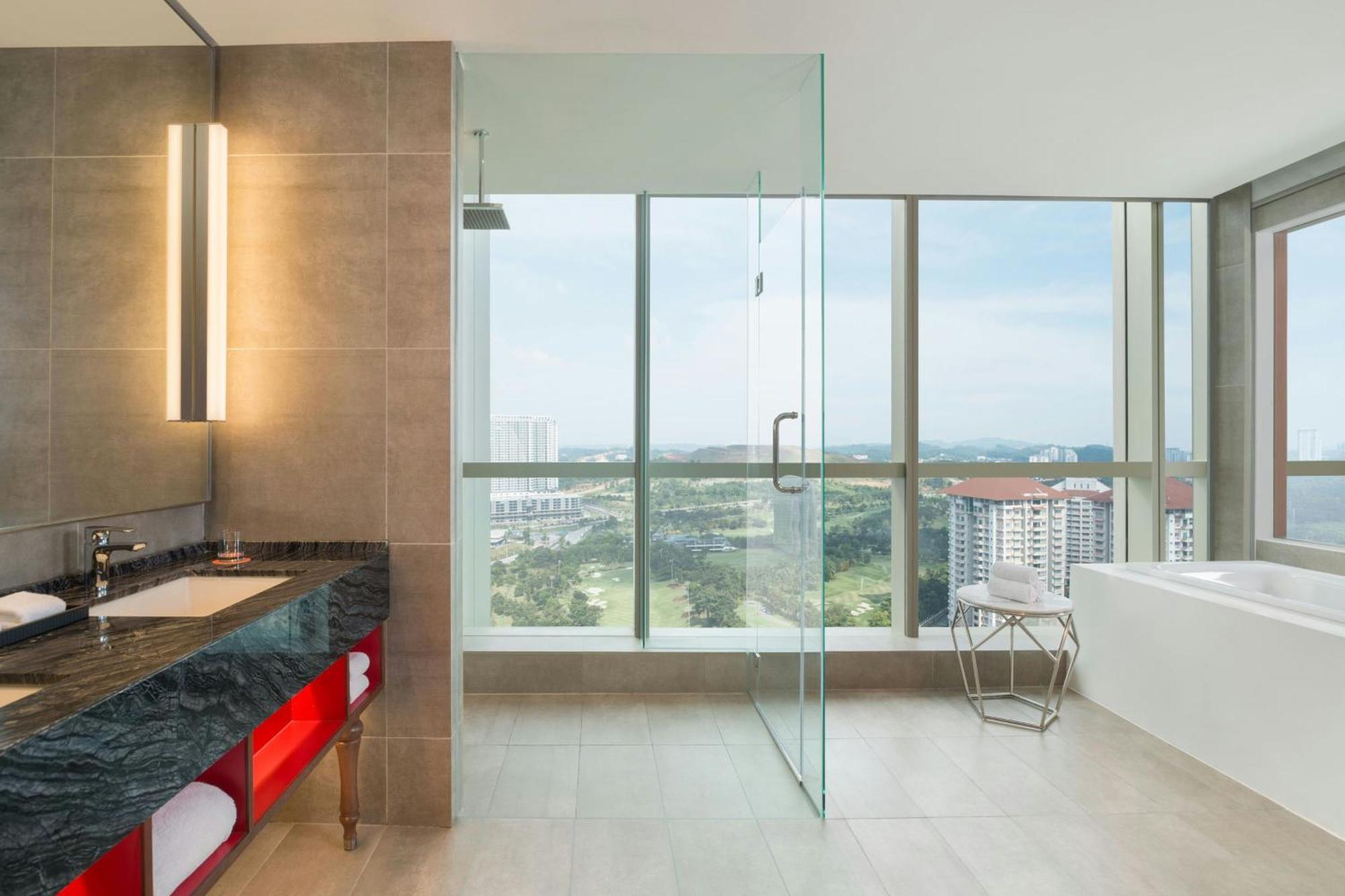 Le Meridien 5*