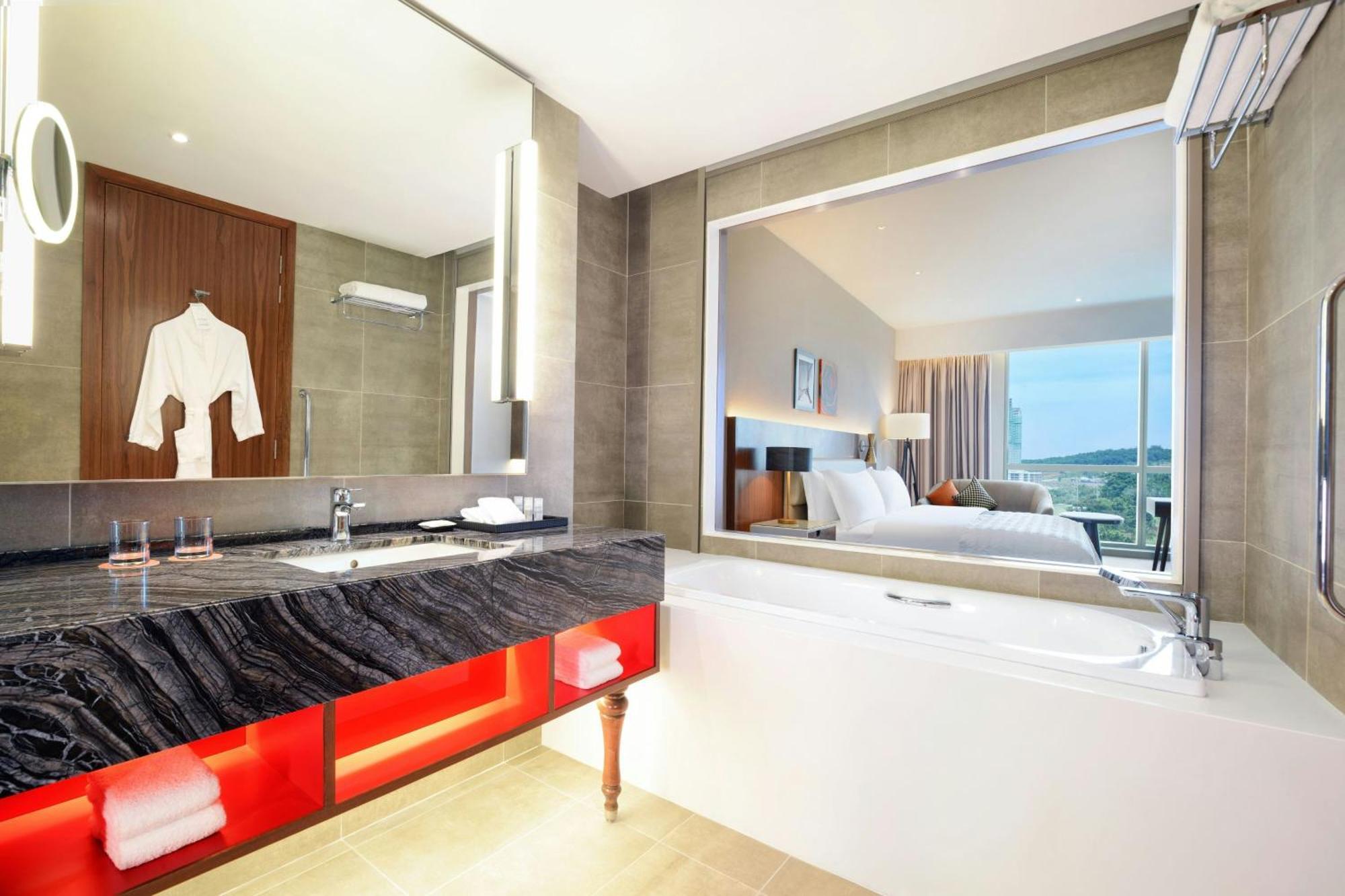 Le Meridien Hotel